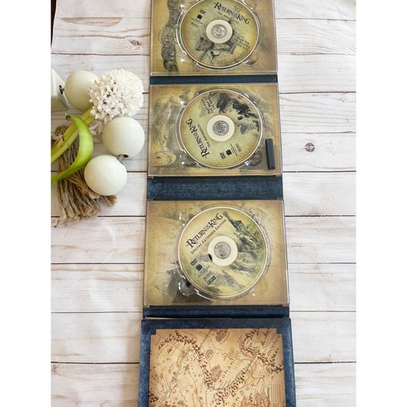 Lord of the Rings Trilogy Extended Edition Dvd Sets - Picture 4 of 8